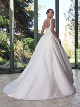 Pronovias SWAN #1 thumbnail