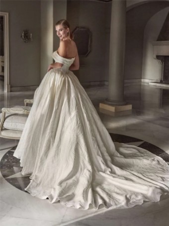 Privee by Pronovias Aroah #1 thumbnail