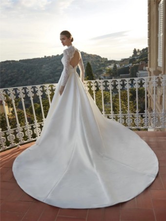 Pronovias Loiza #2 thumbnail