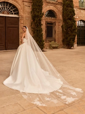 Privee by Pronovias QUINSLEY #1 thumbnail