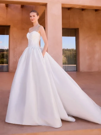 Pronovias DOLOMIRA #0 thumbnail