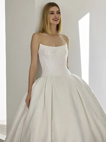 Pronovias VALLEY #3 thumbnail